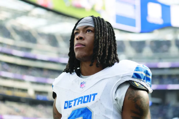 Lions' Gibbs, Falcons' Robinson remain sidelined at training camp as contract talks continue